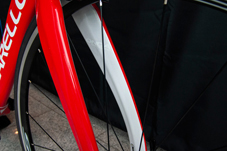 PINARELLO 2019 ROADBIKE PRINCE FX SHIMANO R9150 DURAACE Di2 11s 714 RED WHITE COLOR FRONT FORK（ピナレロ 2019年モデル ロードバイク プリンス エフエックス シマノ 電動 デュラエース 11スピード 完成車 レッドホワイト カラー）
