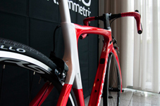 PINARELLO 2019 ROADBIKE PRINCE FX SHIMANO R8050 ULTEGRA Di2 11s 714 RED WHITE COLOR SEATSTAY（ピナレロ 2019年モデル ロードバイク プリンス エフエックス シマノ 電動 アルテグラ 11スピード 完成車 レッドホワイト カラー）