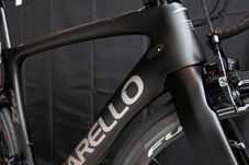 PINARELLO 2019 ROADBIKE PRINCE FX R8050 ULTEGRA Di2  11s 747 BOB MATAL BLACK COLOR SIDE（ピナレロ 2019年モデル ロードバイク プリンス エフエックス シマノ 電動 アルテグラ 11スピード 完成車 ボブ メタル ブラックオンブラック カラー）