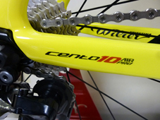 WILIER TRIESTINA 2019 ROADBIKE CENTO10 CENTO 10 AIR PRO SHIMANO ULTEGRA Di2 YELLOW BLACK COLOR CHAINSTAY（ウィリエール トリエスティーナ 2019年モデル ロードバイク チェント ディエチ エアー プロ シマノ 電動 アルテグラ 完成車 イエローブラック カラー）