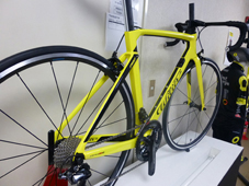 WILIER TRIESTINA 2019 ROADBIKE CENTO10 CENTO 10 PRO SHIMANO ULTEGRA YELLOW BLACK COLOR SEATSTAY（ウィリエール トリエスティーナ  2019年モデル ロードバイク チェント ディエチ エアー プロ シマノ アルテグラ 完成車 イエローブラック カラー）