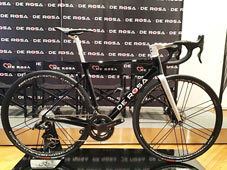 DEROSA 2022 ROADBIKE MERAK DISK SHIMANO DURAACE Di2 BLACK GLOSSY デローザ 2022年モデル ロードバイク メラク ディスク 電動 デュラエース 完成車 ブラックグロッシー