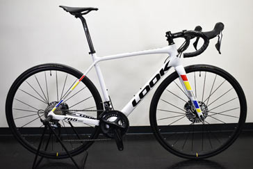 LOOK 2020 ROADBIKE 785 HUEZ DISC 785HUEZDISC SHIMANO ULTEGRA COMPLETED PROTEAM WHITE GLOSSY（ルック 2020年モデル ロードバイク ヒュエズ ディスク ヒュエズディスク シマノ アルテグラ 完成車 プロチームホワイトグロッシー）