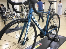 LOOK 2020 ROADBIKE 785 HUEZ 785HUEZ DISC SHIMNO 105 COMPLETED METARIC BLUE GLOSSY FRONT FORK ルック 2020年モデル ロードバイク ヒュエズ ディスク シマノ アルテグラ 完成車 メタリックブルーグロッシー