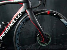 PINARELLO 2020 ROADBIKE DOGMA F12 DURAACE Di2 COMPLETED 429 URANUS BLACK RED ONDA FORK（ピナレロ 2020年モデル ロードバイク ドグマ エフトゥエルブ 電動 デュラエース 完成車 ブラックレッド）