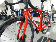 PINARELLO 2021 ROADBIKE DOGMA F12 DISK DISC DURAACE Di2 441 METEOR RED FRONTFORK（ピナレロ 2021年モデル ロードバイク ドグマ エフトゥエルブ 電動 デュラエース 完成車 レッド）