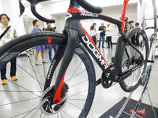 PINARELLO 2020 ROADBIKE DOGMA F12 FRAME SET 429 URANUS BLACK RED FRONTFORK（ピナレロ 2020年モデル ロードバイク ドグマ エフトゥエルブ ディスク フレーム セット ブラックレッド）