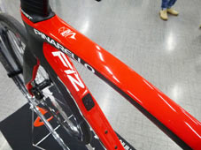 PINARELLO 2020 ROADBIKE DOGMA F12 DISK DISC DURAACE Di2 COMPLETED 432 URANUS BLACK RED TOPTUBE（ピナレロ 2020年モデル ロードバイク ドグマ エフトゥエルブ ディスク 電動 デュラエース 完成車 ブラックレッド）