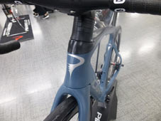 PINARELLO 2021 ROADBIKE DOGMA F12 DISK DISC DURAACE Di2 443 VERTIGO BLUE HEADTUBE（ピナレロ 2021年モデル ロードバイク ドグマ エフトゥエルブ 電動 デュラエース 完成車 バーチゴブルー）