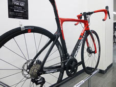 PINARELLO 2020 ROADBIKE PRINCE DISK DISC princedisk SHIMANO R7000 105 274 REDBLACK SEATSTAY（ピナレロ 2020年モデル ロードバイク プリンス ディスク プリンスディスク シマノ 完成車 レッドブラック）