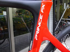 PINARELLO 2020 ROADBIKE PRINCE FX DISK DISC princefxdisk princefxdisc SHIMANO R8000 ULTEGRA 266 RED BLACK SEATTUBE（ピナレロ 2020年モデル ロードバイク プリンス エフエックス ディスク プリンスエフエックスディスク シマノ アルテグラ 完成車 レッドブラック）