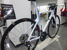 PINARELLO 2020 ROADBIKE PRINCE FX DISK DISC princefxdisk SHIMANO R8070 ULTEGRA Di2 263 WHITE AMETISTA SEATSTAY ピナレロ 2020年モデル ロードバイク プリンス エフエックス ディスク プリンスエフエックスディスク シマノ 電動 アルテグラ 完成車 ホワイトアメジスタ