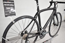 PINARELLO 2021 ROADBIKE ANGLIRU DISK anglirudisk  anglirudisc disc SHIMANO ULTEGRA 11s A381 BOB BLACKONBLACK SEATSTAY ピナレロ 2021年モデル ロードバイク アングリル ディスク アングリルディスク シマノ アルテグラ 11スピード 完成車 ボブ