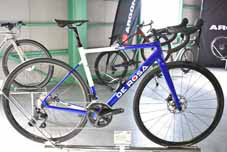 DEROSA 2022 ROADBIKE 838 DISK SHIMANO 105 BLUE WHITE デローザ 2022年モデル ロードバイク アイドル ディスク シマノ 完成車 ブルーホワイト