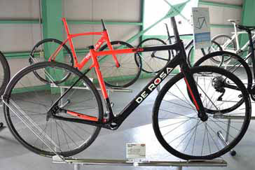 DEROSA 2022 ROADBIKE 838 DISK SHIMANO 105 Rosso Nera デローザ 2022年モデル ロードバイク ディスク シマノ 完成車 ロッソネラ レッドブラック