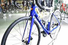 DEROSA 2022 ROADBIKE 838 DISK SHIMANO ULTEGRA BLUE WHITE FRONT デローザ 2022年モデル ロードバイク ディスク シマノ アルテグラ 完成車 ブルーホワイト