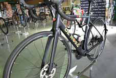 DEROSA 2022 ROADBIKE 838 DISK SHIMANO ULTEGRA F1 GRAY MATT FRONT デローザ 2022年モデル ロードバイク ディスク シマノ アルテグラ 完成車 グレイマット