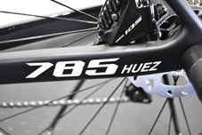 LOOK 2022 ROADBIKE 785 HUEZ DISC SHIMANO 105 COMPLETED BLACK METALLIC RED MATT CHAINSTAY ルック 2022年モデル ロードバイク ヒュエズ ディスク シマノ 完成車 ブラックメタリックレッドマット