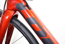 LOOK 2022 ROADBIKE 785 HUEZ DISC SHIMANO 105 COMPLETED BLACK METALLIC RED MATT DOWNTUBE ルック 2022年モデル ロードバイク ヒュエズ ディスク シマノ 完成車 ブラックメタリックレッドマット