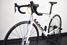 LOOK 2022 ROADBIKE 785 HUEZ RS 785HUEZRS DISC R8100 ULTEGRA Di2 12speed PROTEAM WHITE GLOSSY FRONT FORKルック 2022年モデル ヒュエズ アールエス ディスク シマノ 電動 アルテグラ 完成車 12スピード ロードバイク プロチームホワイトグロッシー