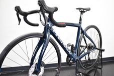 PINARELLO 2022 ROADBIKE RAZHA DISK RAZHADISK T600 SHIMANO 105 R7000 11s B364 ANTWARP BLUE ピナレロ 2022年モデル ロードバイク ラザディスク シマノ 11スピード 完成車 アントワープブルー FRONT