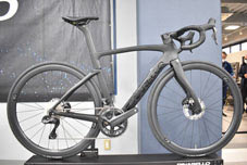 PINARELLO 2023 ROADBIKE F7 DISK f7disk SHIMANO ULTEGRA Di2 R8100 12s D102 RAZOR BLACK MOST ULTRAFAST ピナレロ 2023年モデル ロードバイク エフセブン エフ セブン ディスク シマノ アルテグラ 電動 12スピード 完成車 レーザー ブラック モスト ウルトラファスト