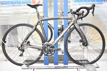 PINARELLO 2023 ROADBIKE RAZHA DISK RAZHADISK T600 SHIMANO 105 R7000 11s D381/GREY METARIC ピナレロ 2023年モデル ロードバイク ラザディスク シマノ 11スピード 完成車 グレイメタリック