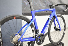 PINARELLO 2023 ROADBIKE F5 DISK f5disk T700 SHIMANO 105 R7100 Di2 12s 12speed D103 IMPULSE BLUE ピナレロ 2023年モデル ロードバイク エフファイブ エフ ファイブ ディスク シマノ 電動 12スピード 完成車 インパルス ブルー SEATSTAY