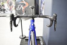 PINARELLO 2023 ROADBIKE F5 DISK f5disk T700 SHIMANO 105 R7100 Di2 12s 12speed D103 IMPULSE BLUE ピナレロ 2023年モデル ロードバイク エフファイブ エフ ファイブ ディスク シマノ 電動 12スピード 完成車 インパルス ブルー MOST TICR HANDLE