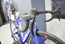 PINARELLO 2023 ROADBIKE F5 DISK f5disk T700 SHIMANO 105 R7100 Di2 12s 12speed D103 IMPULSE BLUE ピナレロ 2023年モデル ロードバイク エフファイブ エフ ファイブ ディスク シマノ 電動 12スピード 完成車 インパルス ブルー ST-R7170