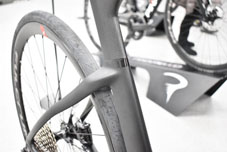 PINARELLO 2025 2024 ROADBIKE F7 DISK F7DISK SHIMANO R9200 DURAACE Di2 12s 12s D102 RAZOR BLACK ピナレロ 2025年モデル 2024年モデル ロードバイク エフセブンディスク シマノ 電動 デュラエース 12スピード 完成車 レイザー ブラック 1