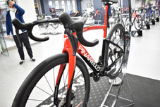 PINARELLO 2023 ROADBIKE F7 DISK f7disk T900 SHIMANO ULTEGRA R8100 Di2 12s 12speed MOST ULTRAFAST WHEEL D101 RAZOR RED ピナレロ 2023年モデル ロードバイク エフセブンブ エフ セブン ディスク シマノ 電動 アルテグラ 12スピード モスト ウルトラファスト ホイール 完成車 レーザー レッド FRONT FORK