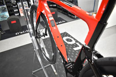 PINARELLO 2023 ROADBIKE F7 DISK f7disk T900 SHIMANO DURAACE R9200 Di2 12s 12speed D101 RAZOR RED ピナレロ 2023年モデル ロードバイク エフセブンブ エフ セブン ディスク シマノ 電動 デュラエース 12スピード 完成車 レーザー レッド DOWNTUBE