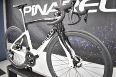 PINARELLO 2023 ROADBIKE F9 DISK f9disk T900 SHIMANO DURAACE R9200 Di2 12s 12speed D100 RAZOR WHITE ピナレロ 2023年モデル ロードバイク エフナイン エフ ナイン ディスク シマノ 電動 デュラエース 12スピード 完成車 レーザー ホワイト FRONT FORK