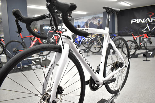 PINARELLO ROADBIKE RAZHA DISK 105 2023 PINARELLO ROADBIKE RAZHA DISK 105 2023