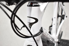 PINARELLO 2023 ROADBIKE RAZHA DISK RAZHADISK T600 SHIMANO 105 Di2 R7100 12s B380 SHINY WHITE HEADTUBE ピナレロ 2023年モデル ロードバイク ラザディスク シマノ 電動 12スピード 完成車 シャイニーホワイト