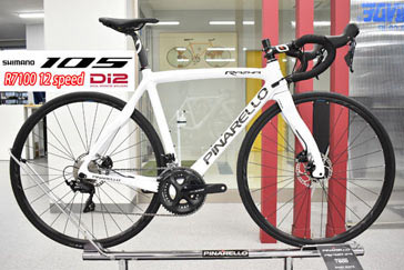 PINARELLO 2023 ROADBIKE RAZHA DISK RAZHADISK T600 SHIMANO 105 Di2 R7100 12s B380 SHINY WHITE ピナレロ 2023年モデル ロードバイク ラザディスク シマノ 電動 12スピード 完成車 シャイニーホワイト