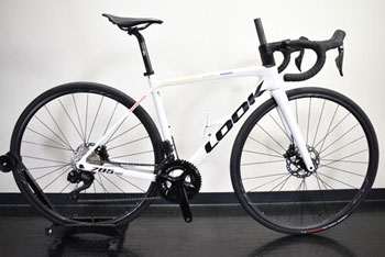 LOOK 2025 2024 ROADBIKE 785 HUEZ 2 huez2 DISC SHIMANO R7100 105 12speed COMPLETED PROTEAM WHITE SATIN MATTE ルック 2025年モデル 2024年モデル ロードバイク ヒュエズ ディスク シマノ 完成車 12スピード プロチームホワイトサテンマット 1
