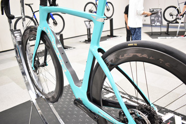PINARELLO 2026 ROADBIKE DOGMA F DOGAMF DISK DISC M40X FRAME SET frameset MY26 H100 LUXTER TURQUOISE ピナレロ 2026年モデル ロードバイク ドグマエフ ディスク フレームセット ルクスターターコイズ 5