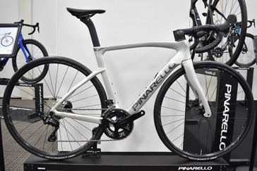 PINARELLO 2026 2027 ROADBIKE F1 DISK F1DISK SHIMANO 105 R7100 12s H241 Comet Silve ピナレロ 2026年モデル 2027年モデル ロードバイク エフワンディスク シマノ 12スピード 完成車 コメットシルバー