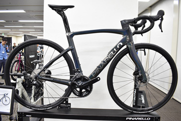 PINARELLO 2026 2027 ROADBIKE F1 DISK F1DISK SHIMANO 105 R7100 12s J220 Spectrum Blade ピナレロ 2026年モデル 2027年モデル ロードバイク エフワンディスク シマノ 12スピード 完成車 スペクトラムブレード