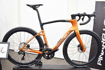 PINARELLO 2026 2027 ROADBIKE ENDURANCE X5 DISK x5disk SHIMANO ULTEGRA R8100 Di2 12s 12speed J282 Amber Trace ピナレロ 2027年モデル 2026年モデル ロードバイク エンデュランス エックスファイブ エックス ファイブ ディスク シマノ 電動 アルテグラ 12スピード 完成車 アンバートレース
