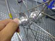 GIOS ROADBIKE COMPACT PRO Assembling Hub（ジオス ロードバイク コンパクト プロ 組立 ハブのガタチェック）